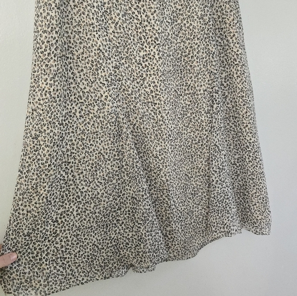 Covington Midi Skirt Women's Size 10 Cheetah Print Mob Wife Contemporary - Picture 2 of 7